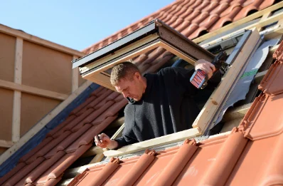 Pose de fenêtres de toit Velux à Montguers